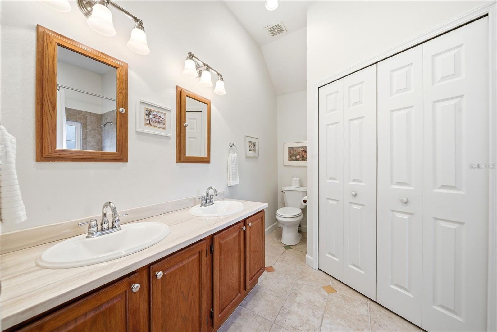 LAKES OF ALOMA - Residential