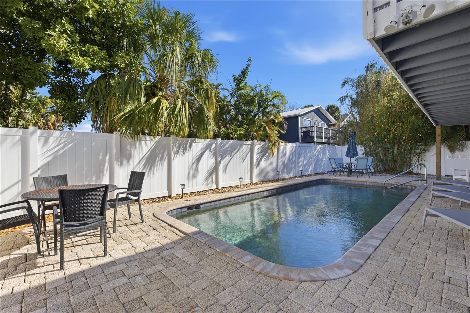 EDGEMERE - Residential Income