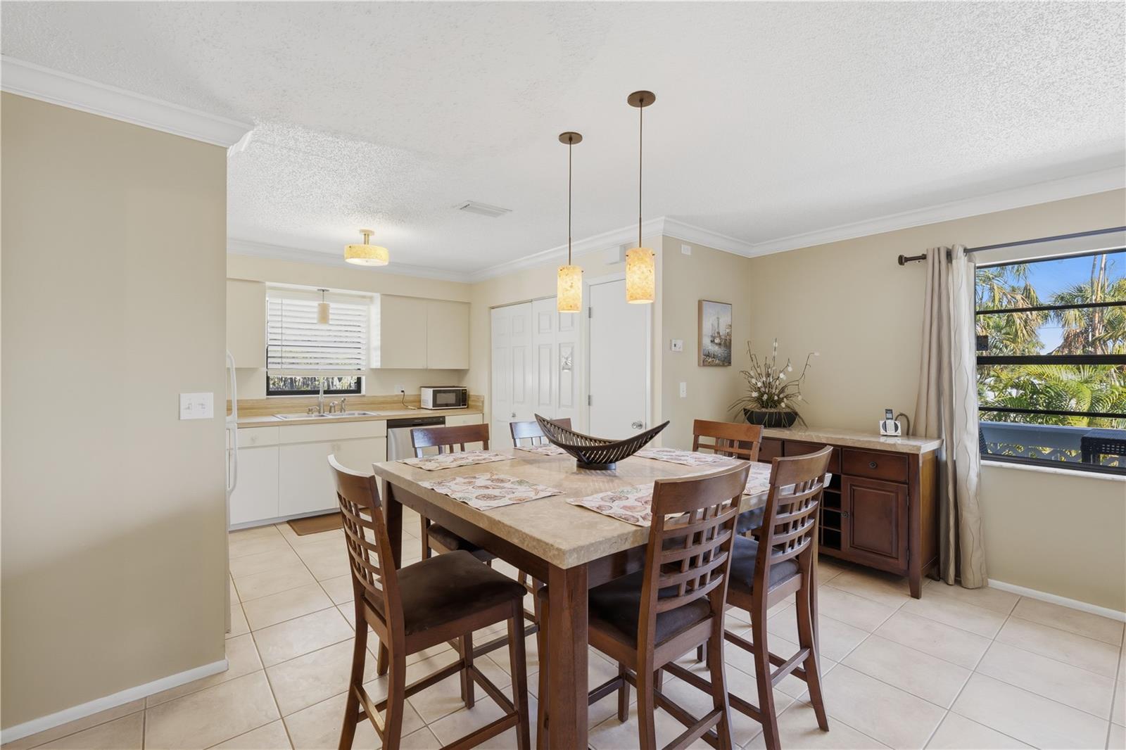 EDGEMERE - Residential Income