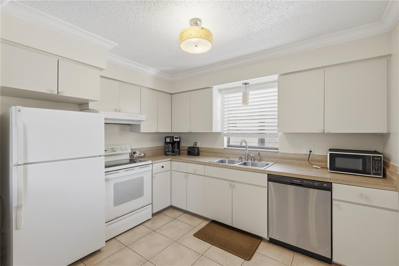 EDGEMERE - Residential Income