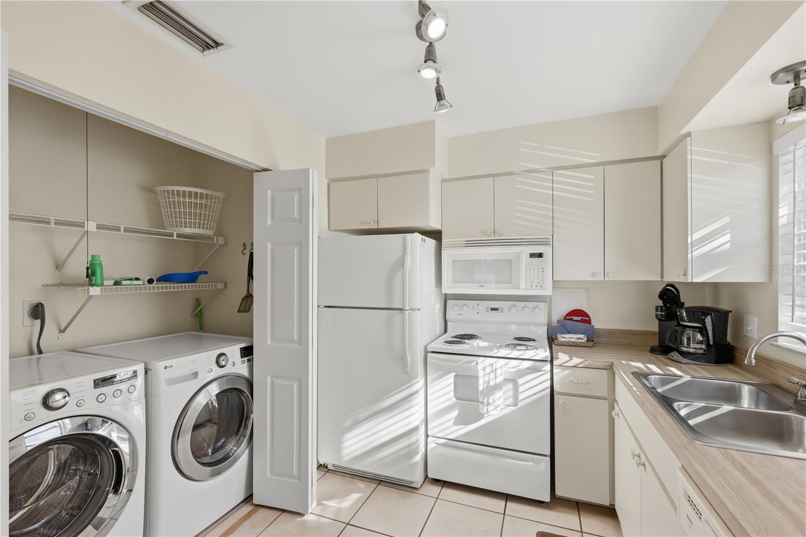 EDGEMERE - Residential Income