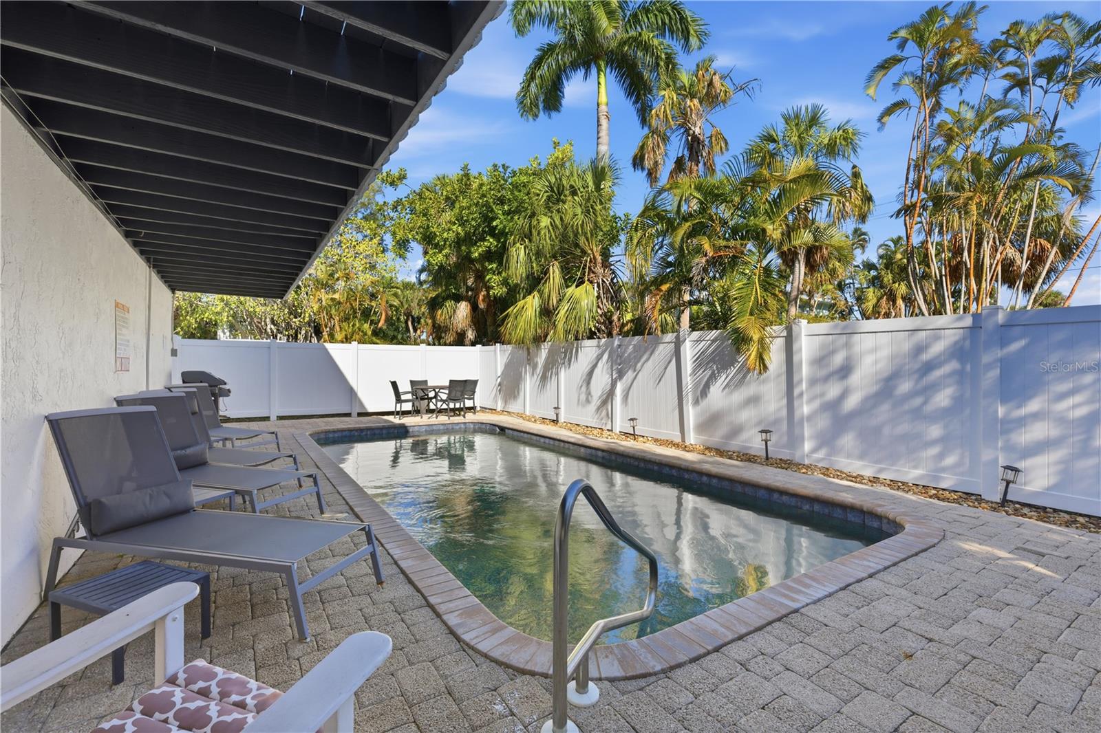 EDGEMERE - Residential Income