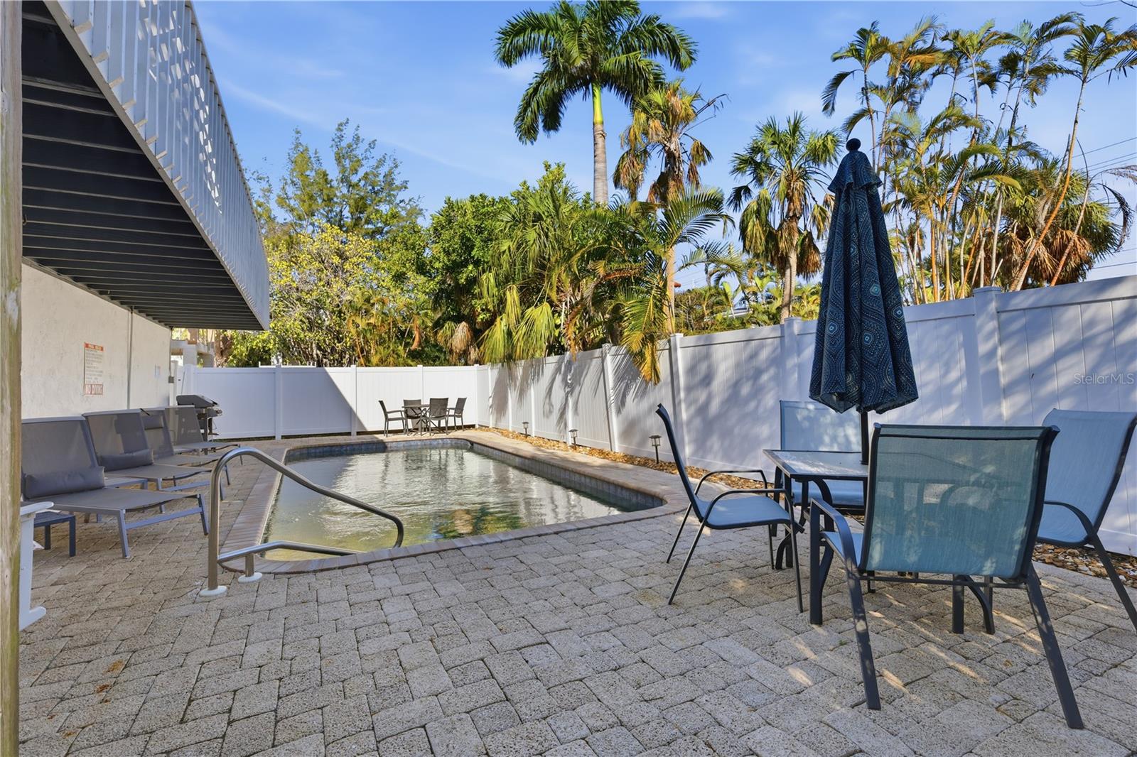 EDGEMERE - Residential Income