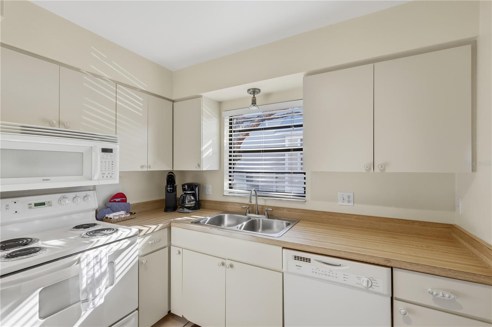 EDGEMERE - Residential Income