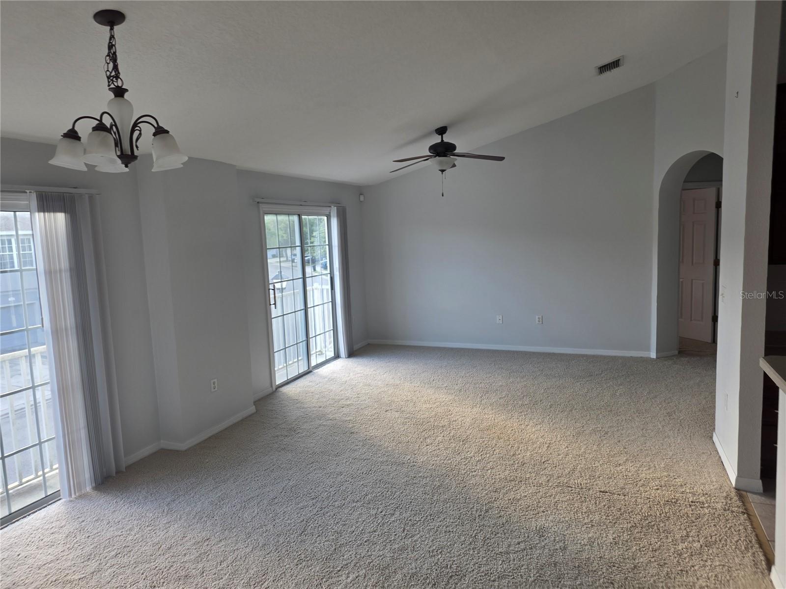 SADDLE CREEK MANOR - Residential