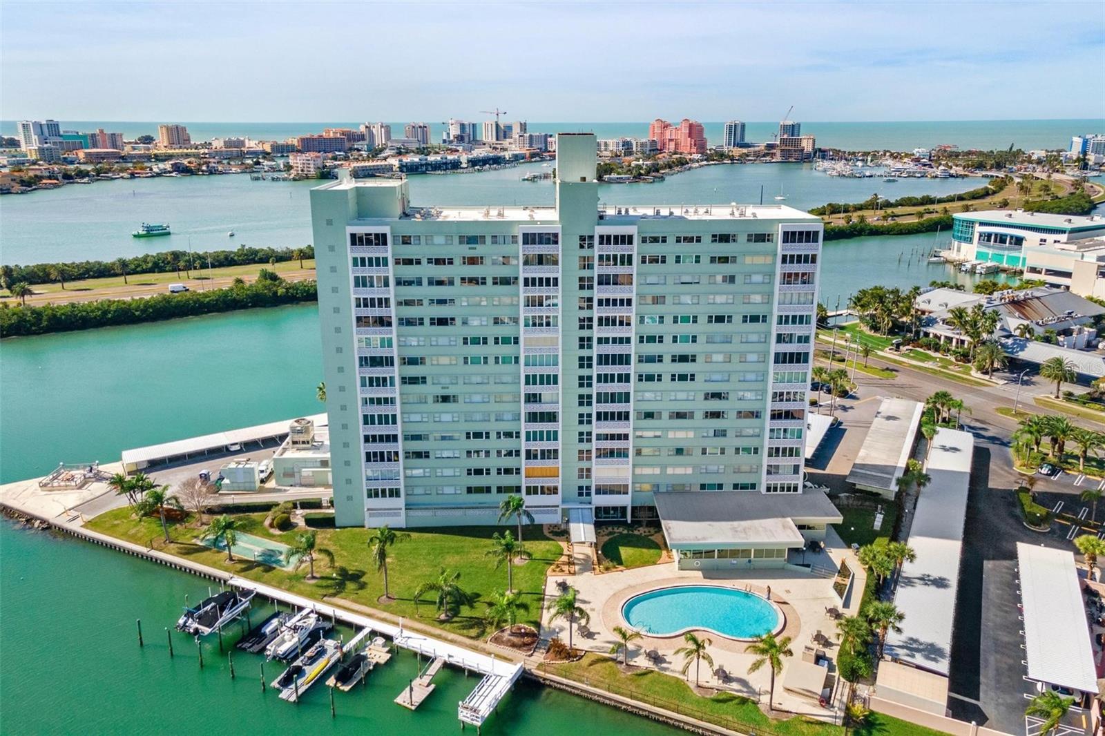 31 ISLAND WAY 106