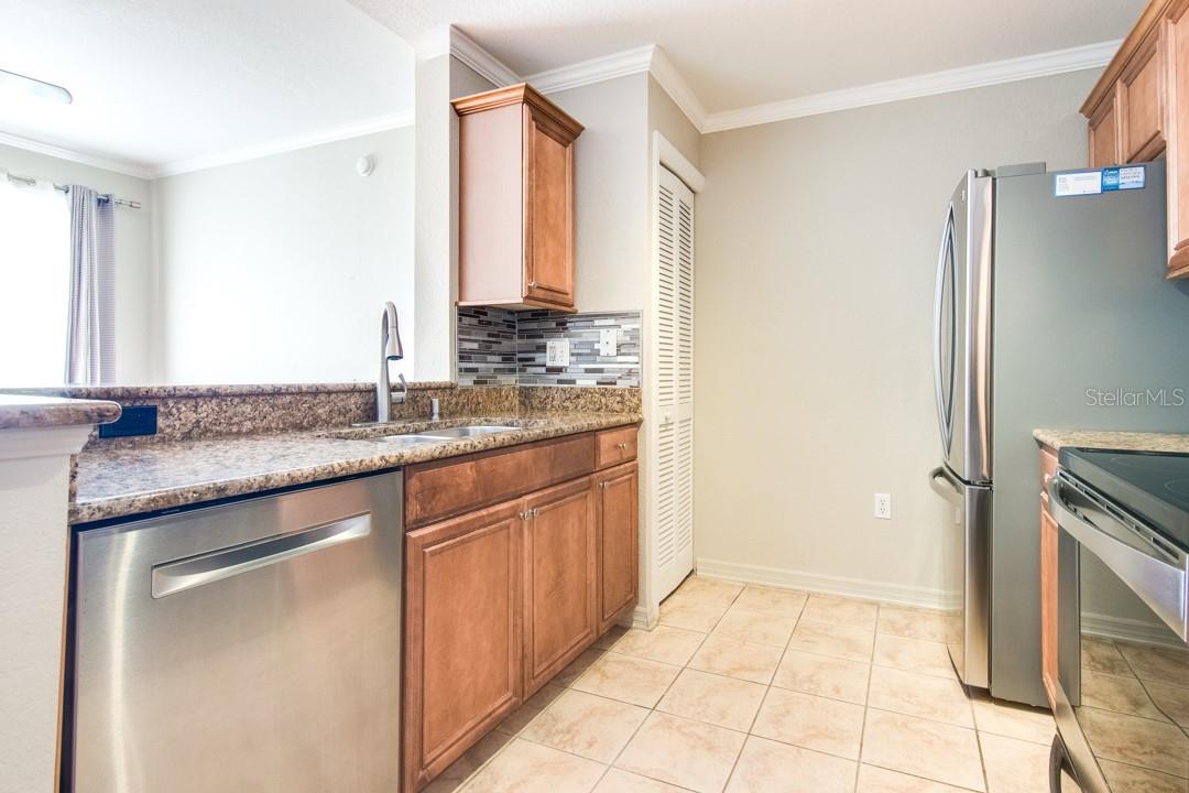 PARKCREST HARBOUR ISLAND CONDO - Residential