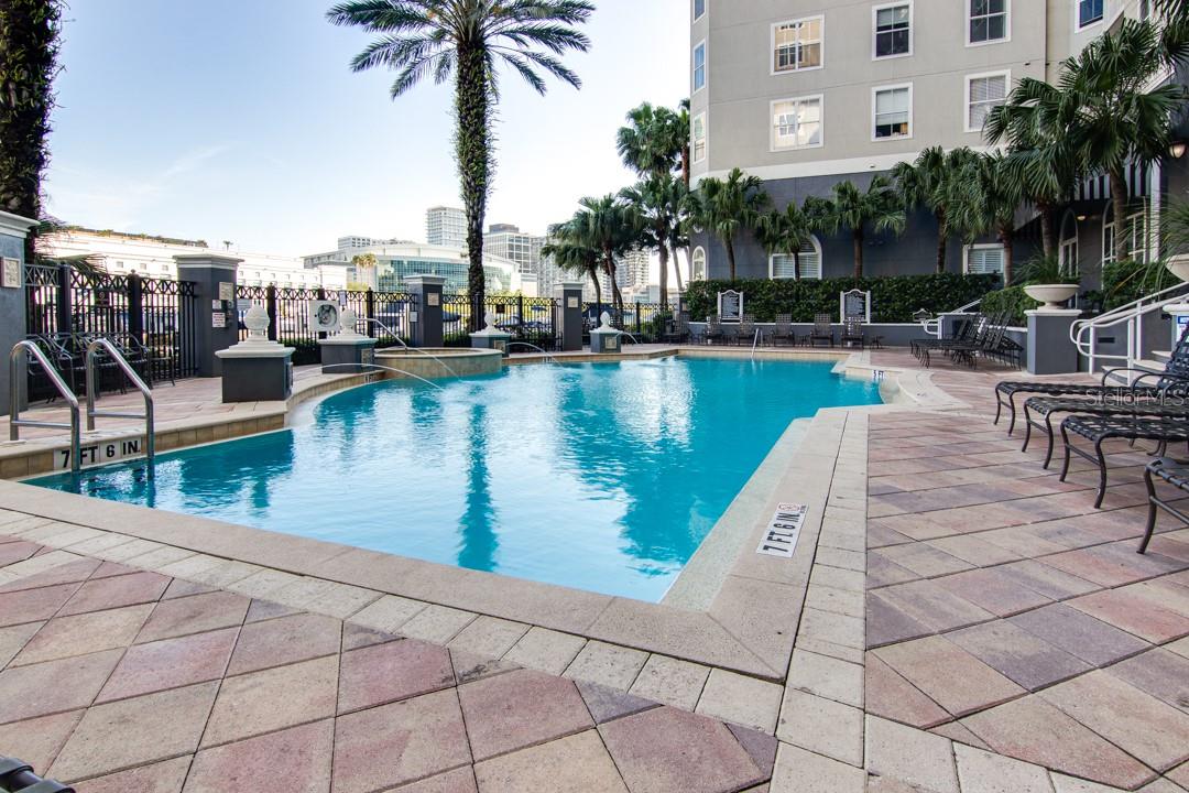 PARKCREST HARBOUR ISLAND CONDO - Residential