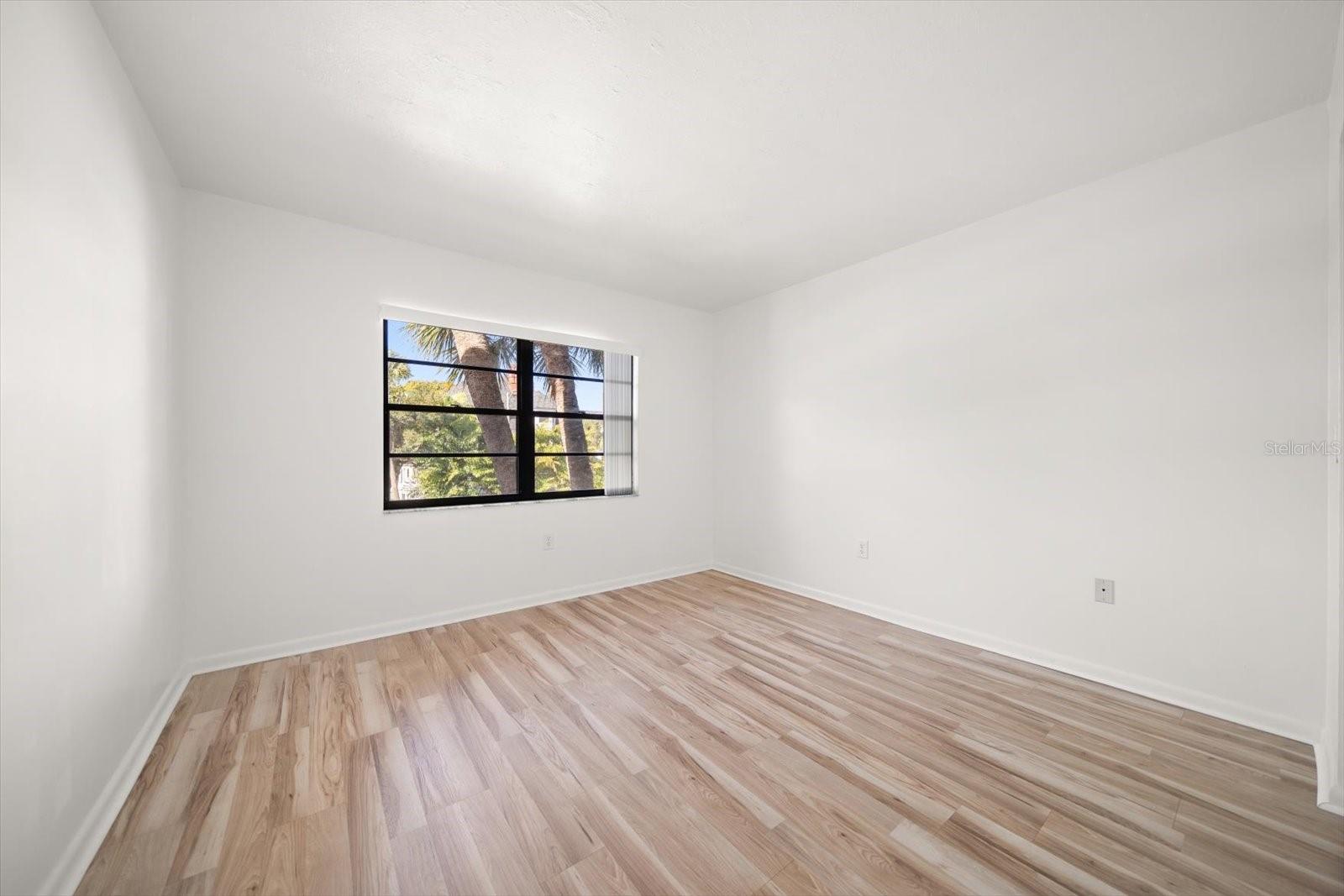 VILLA PLUMOSA CONDO - Residential