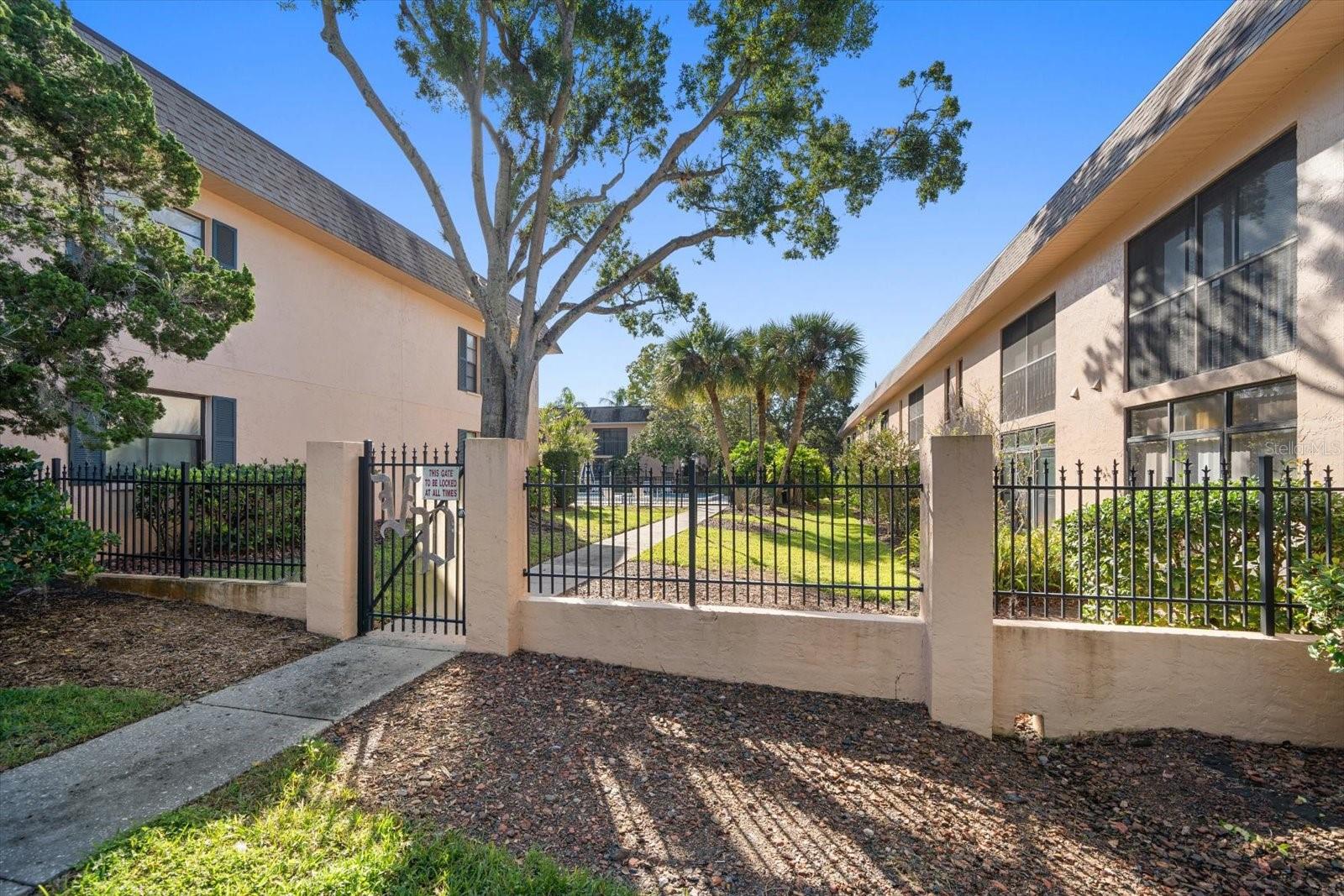 VILLA PLUMOSA CONDO - Residential