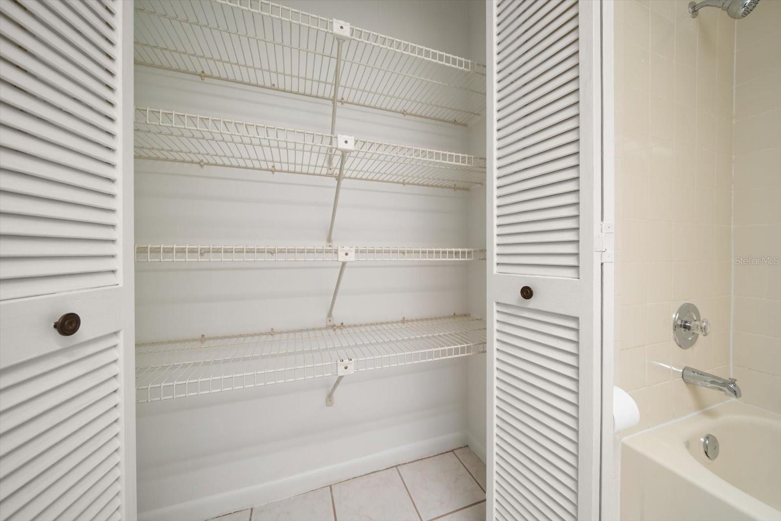 VILLA PLUMOSA CONDO - Residential