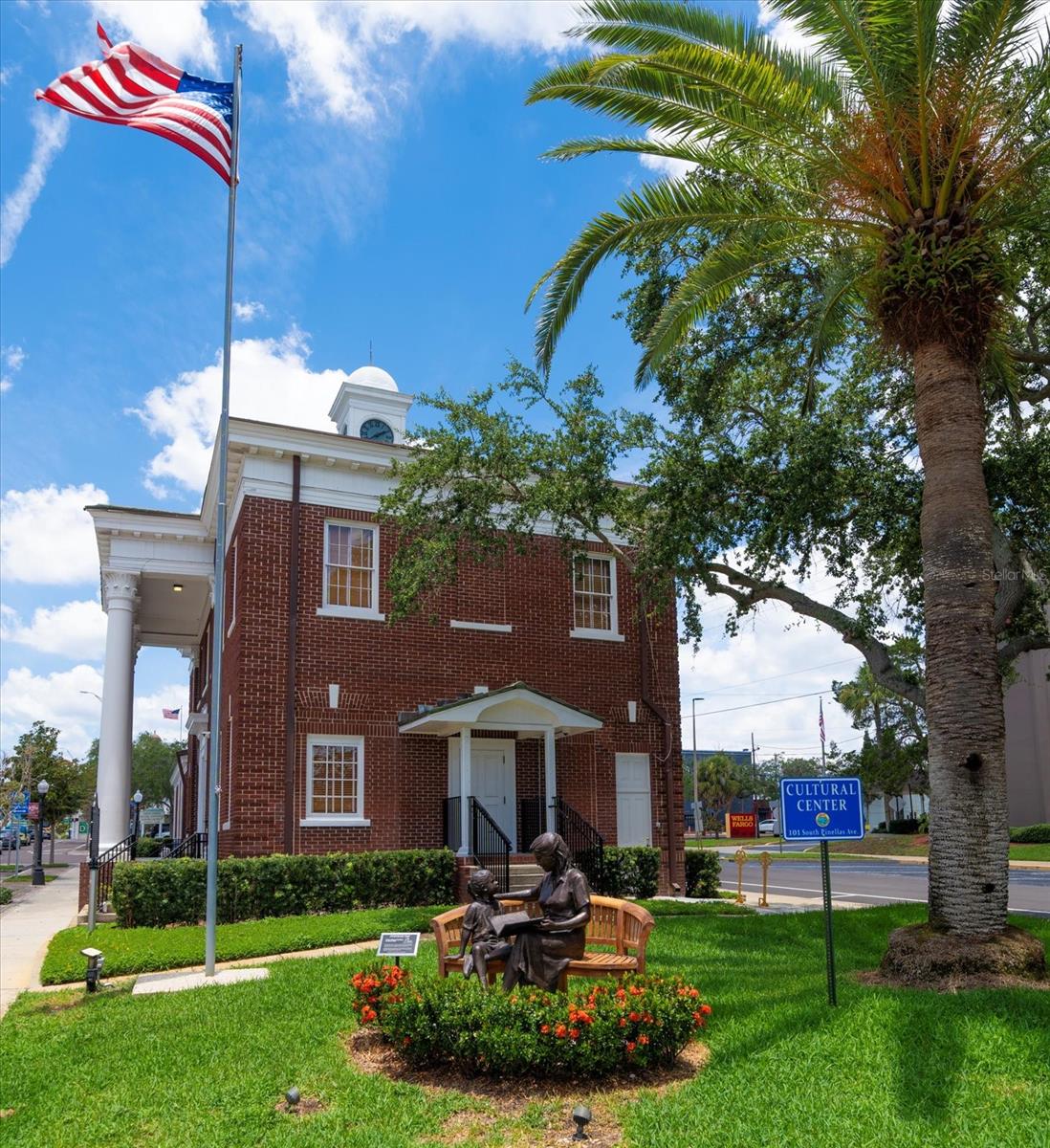 VILLA PLUMOSA CONDO - Residential