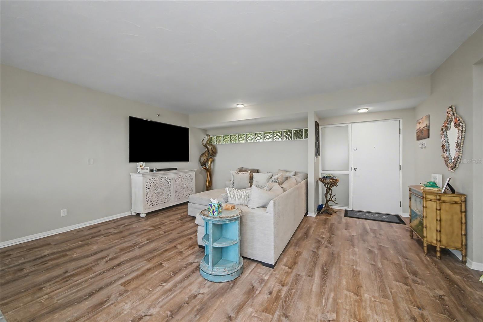 EAGLES POINT AT THE LANDINGS, BAYVIEW HOMES I - Residential