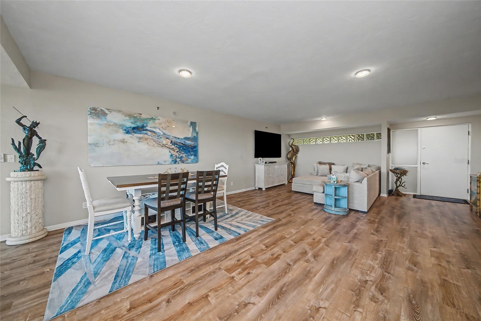 EAGLES POINT AT THE LANDINGS, BAYVIEW HOMES I - Residential