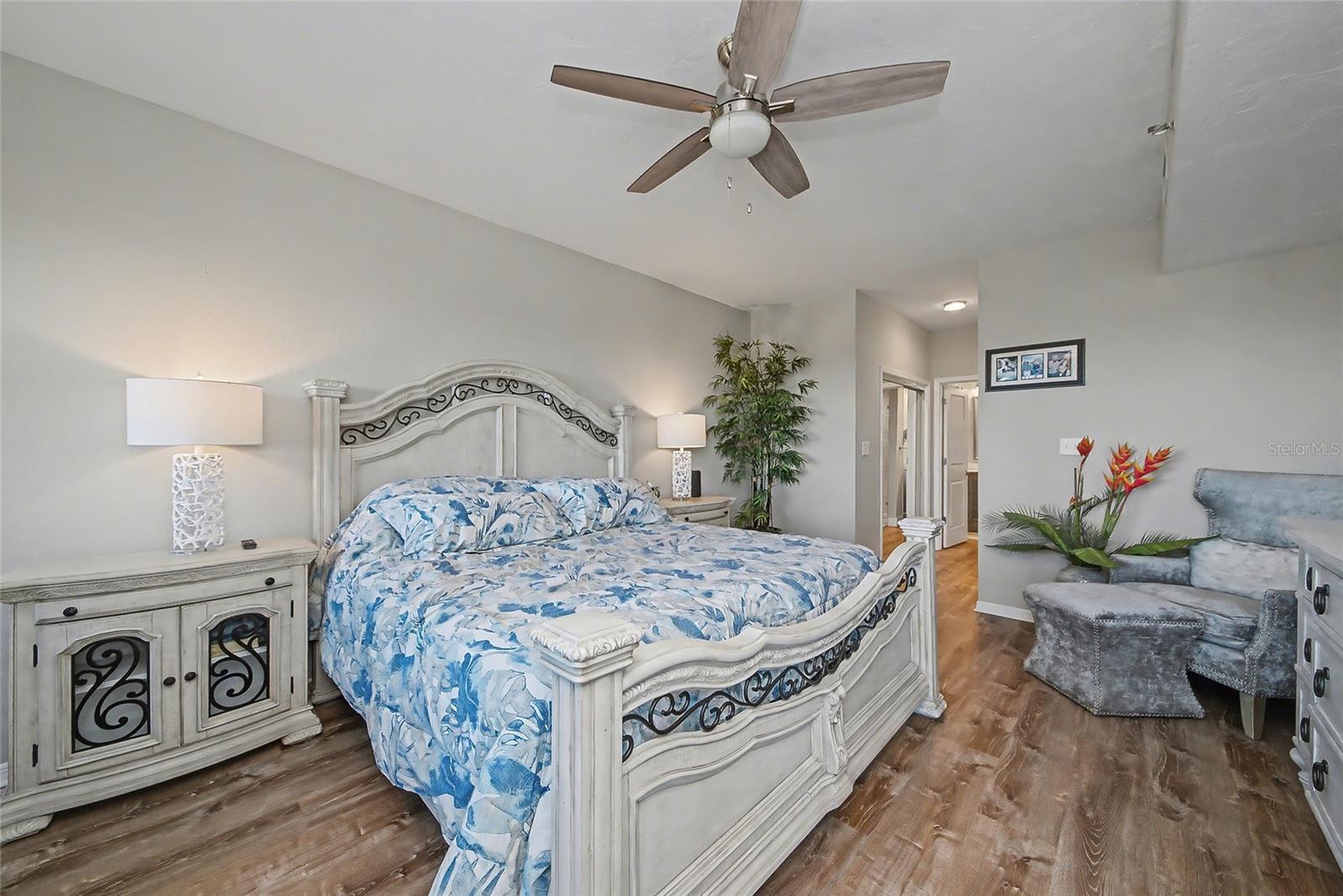 EAGLES POINT AT THE LANDINGS, BAYVIEW HOMES I - Residential