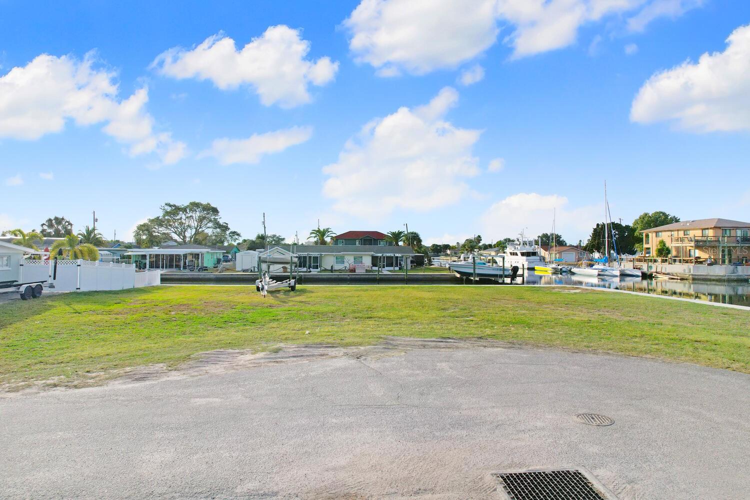 HUDSON BEACH ESTATES - Land