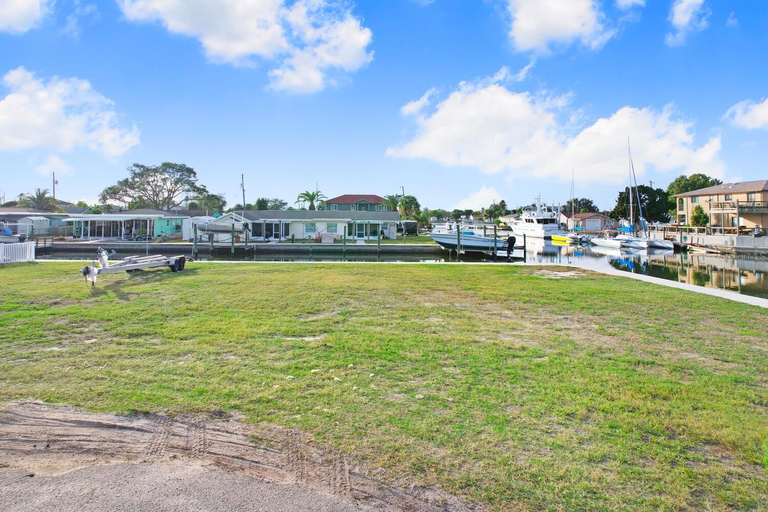 HUDSON BEACH ESTATES - Land