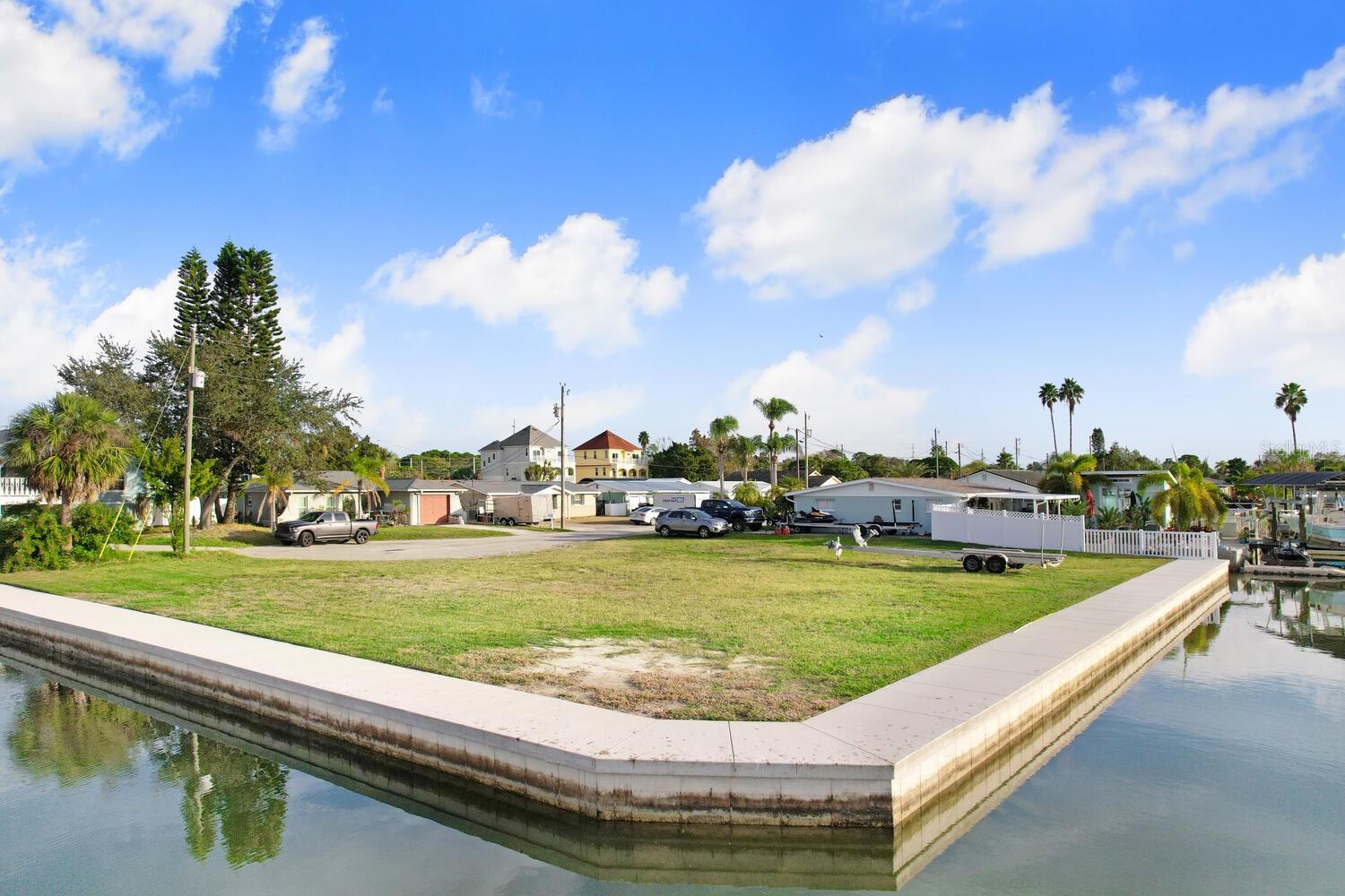 HUDSON BEACH ESTATES - Land