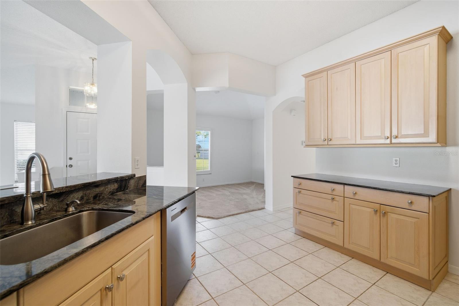 SOUTHAMPTON II CONDO - Residential