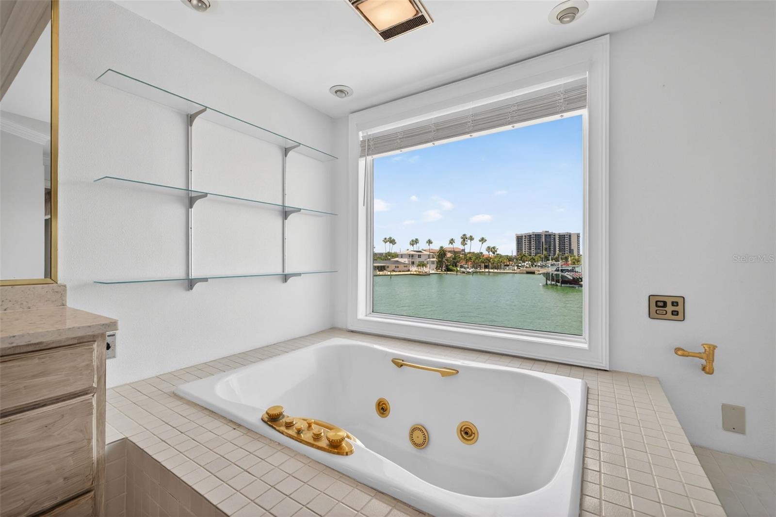 BELLE ISLE - Residential