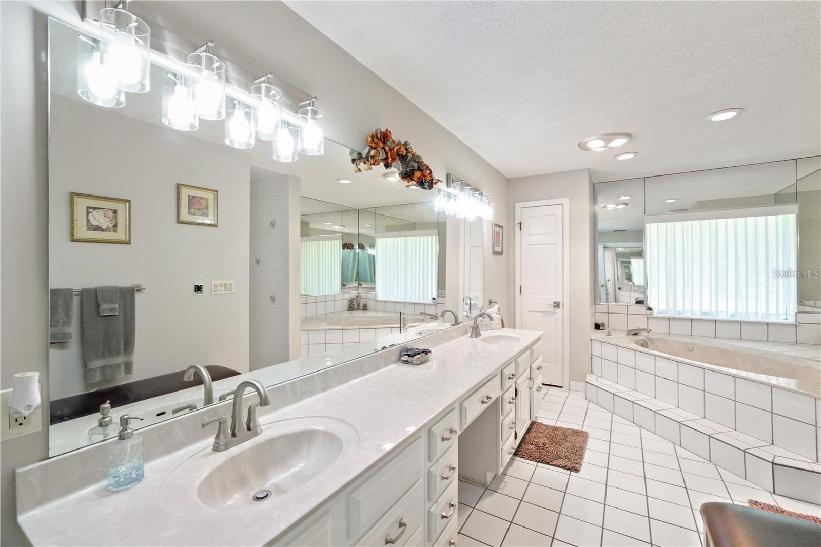 LAKE IN THE WOODS PH I - Residential