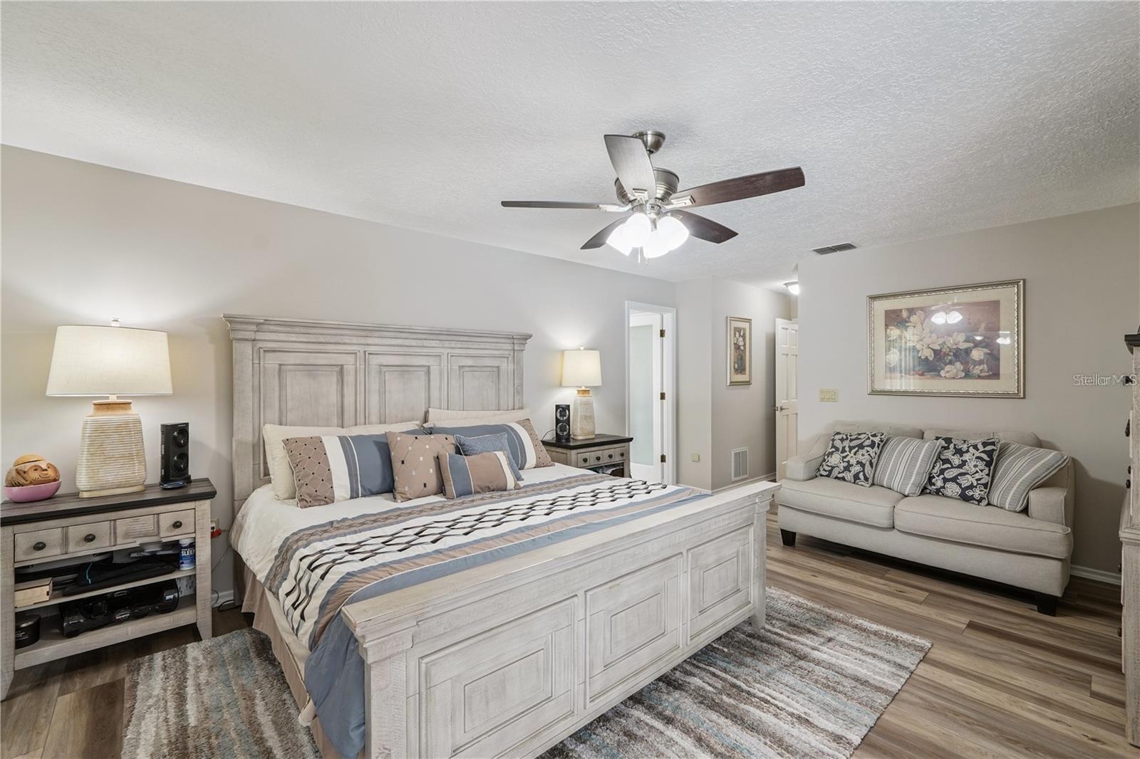 LAKE IN THE WOODS PH I - Residential