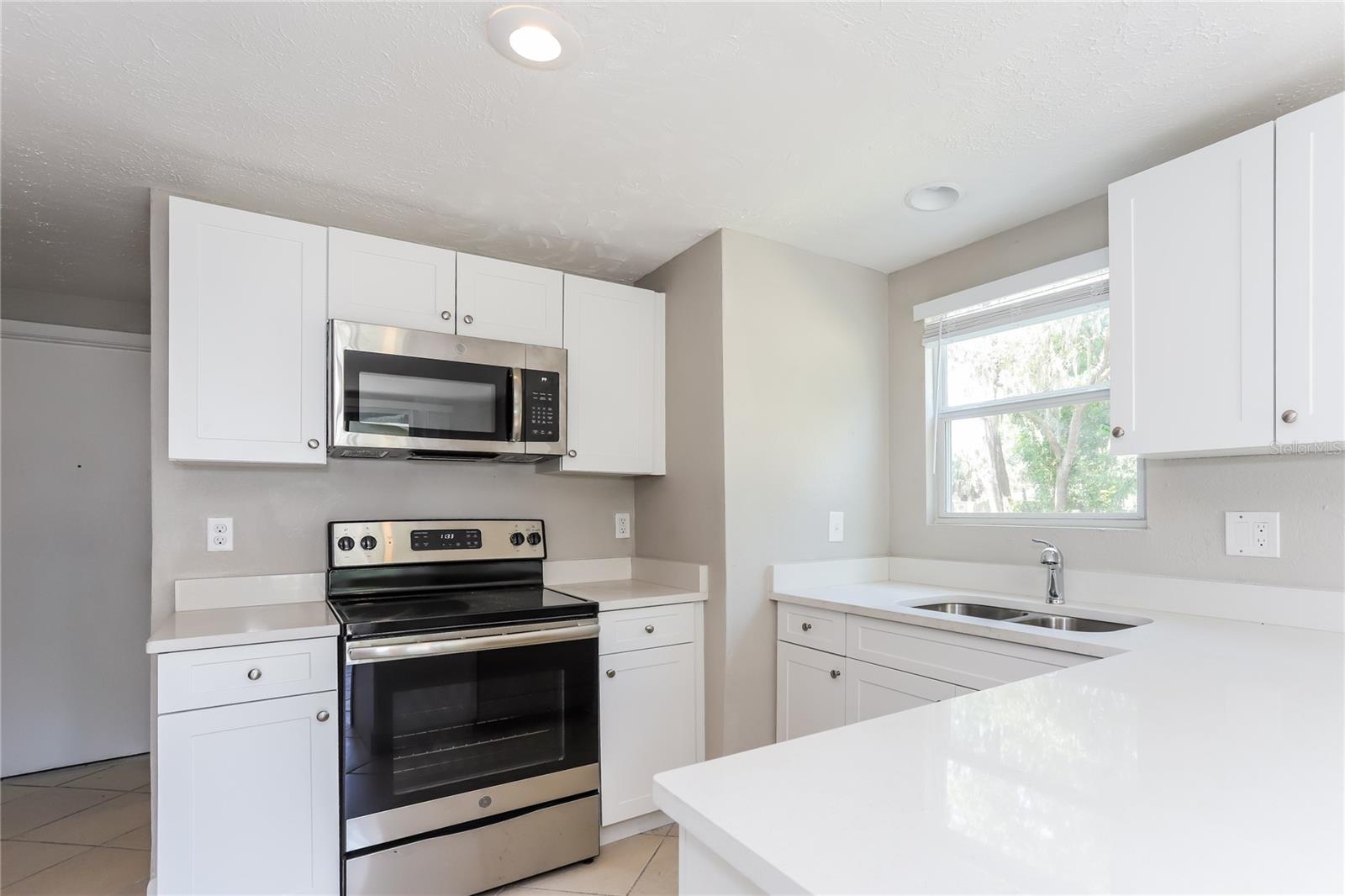 HYDE PARK TERRACE - Residential Lease