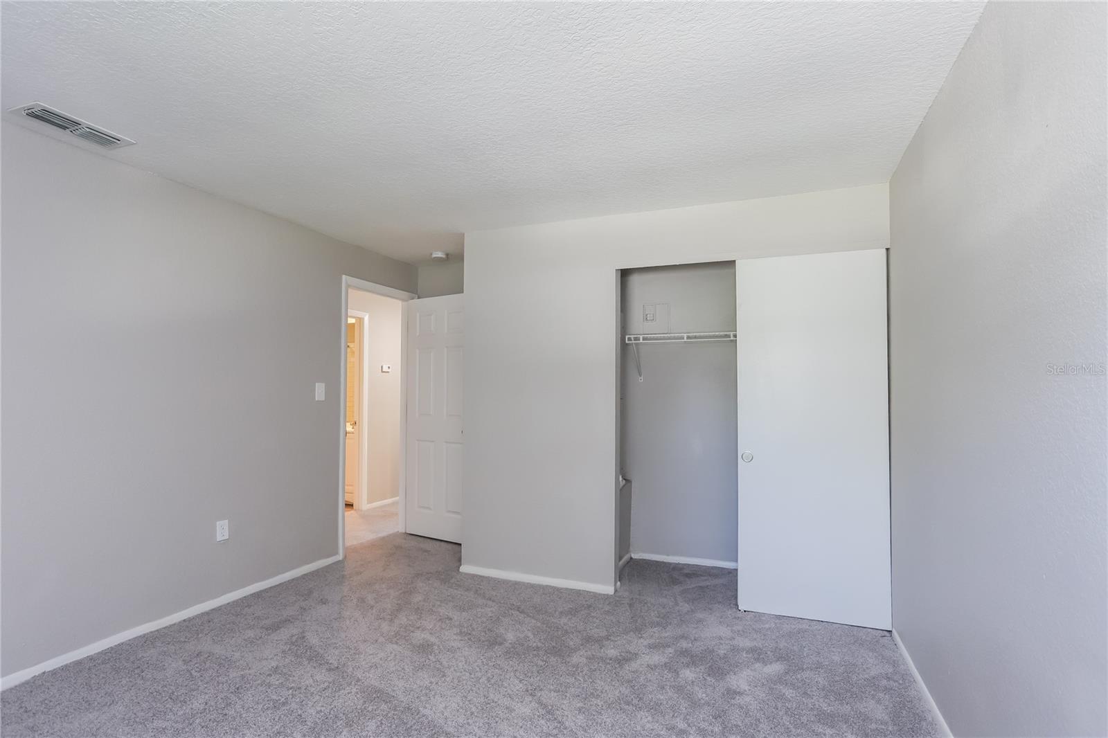 HYDE PARK TERRACE - Residential Lease