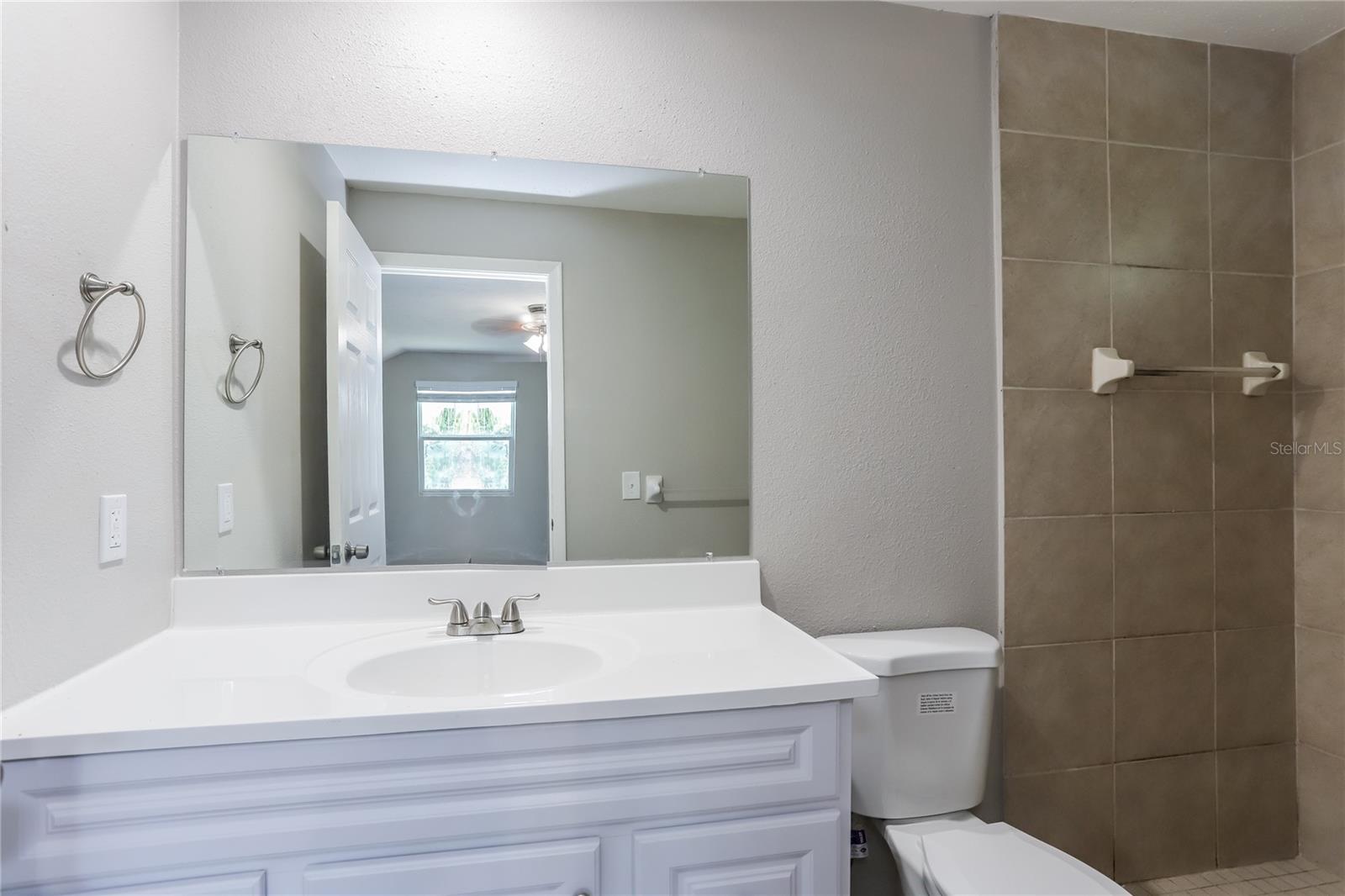 HYDE PARK TERRACE - Residential Lease
