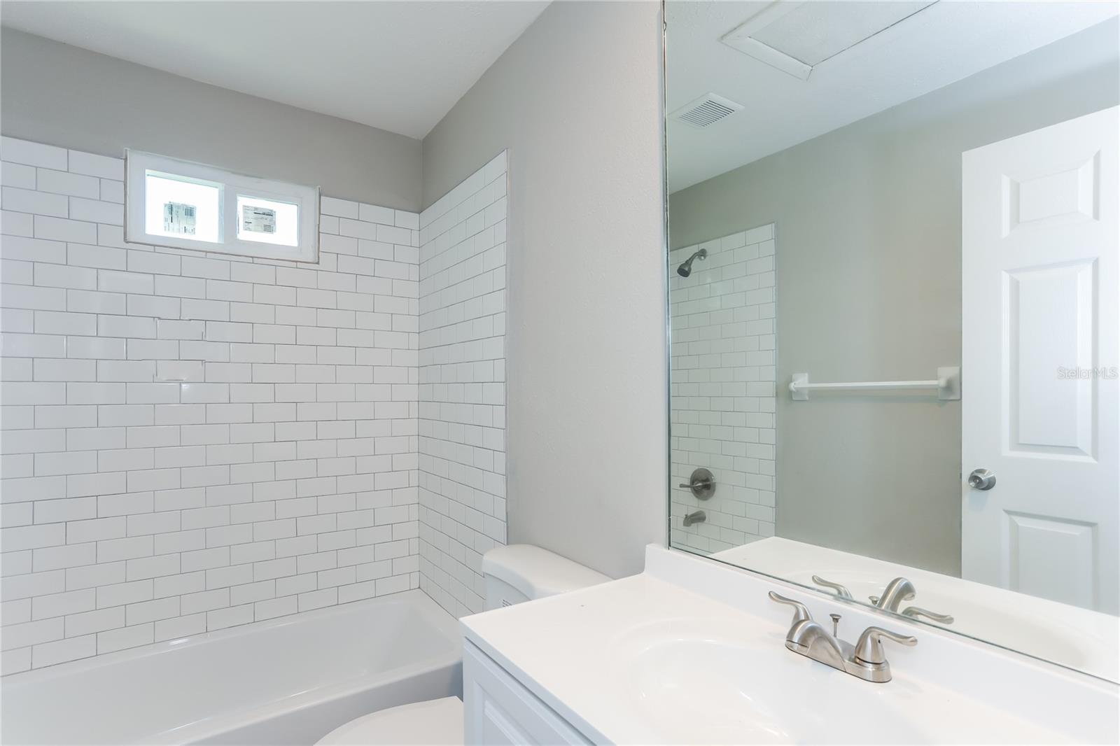 HYDE PARK TERRACE - Residential Lease