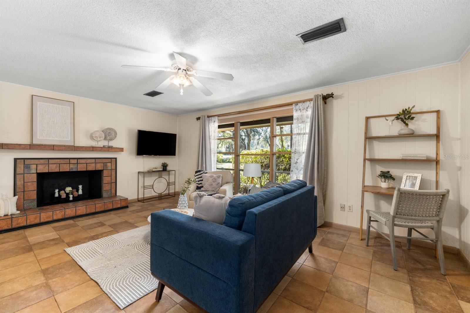 SUNNINGDALE - Residential