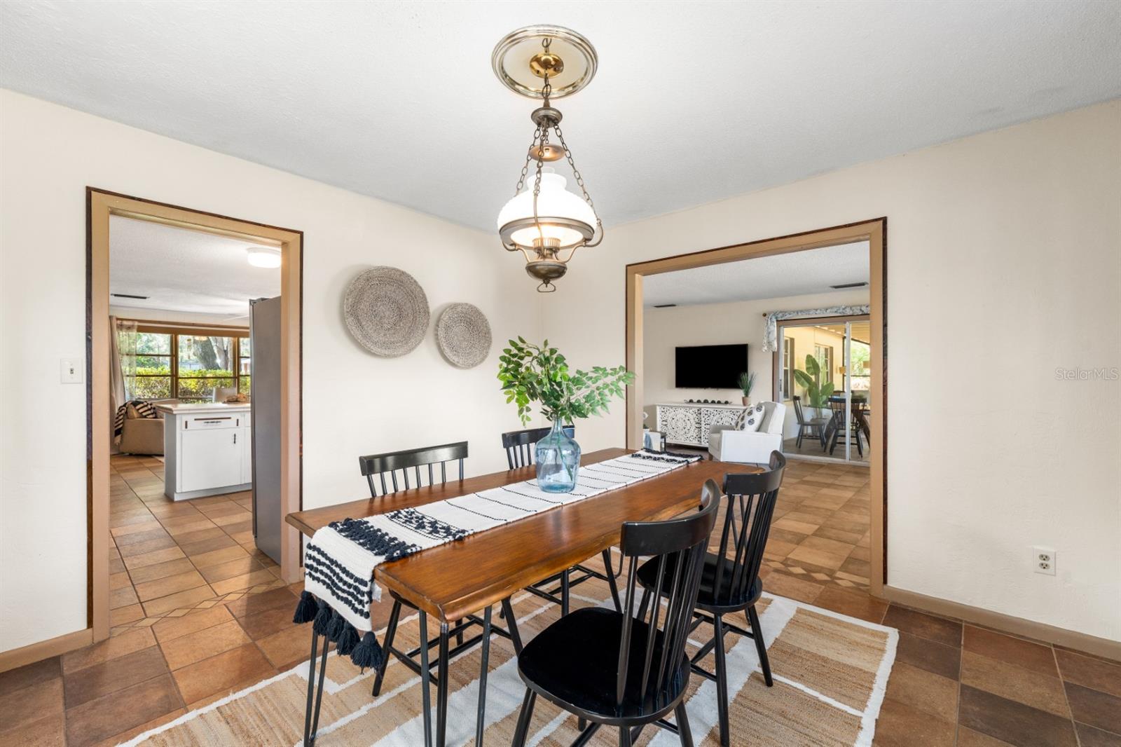 SUNNINGDALE - Residential