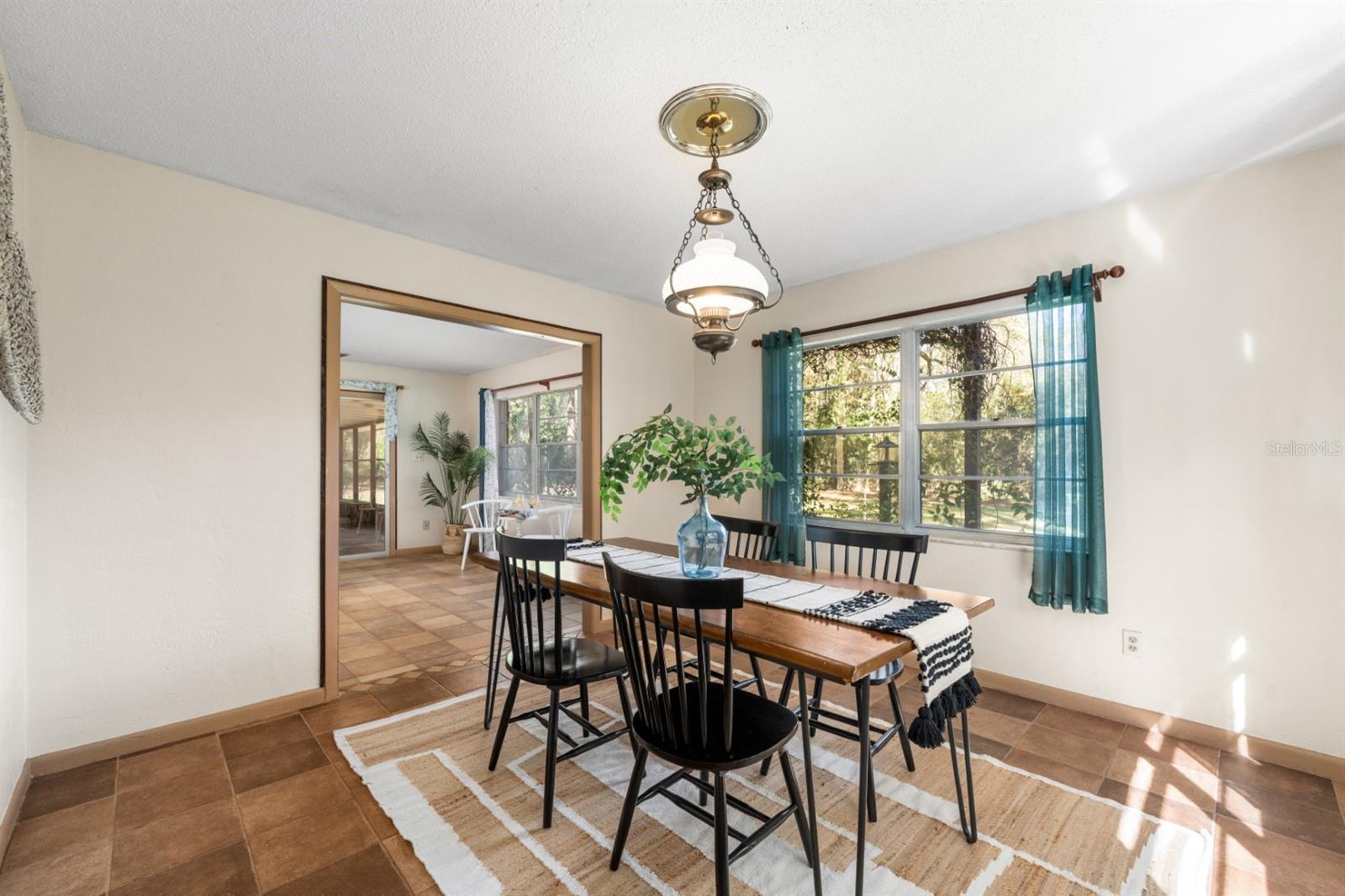 SUNNINGDALE - Residential