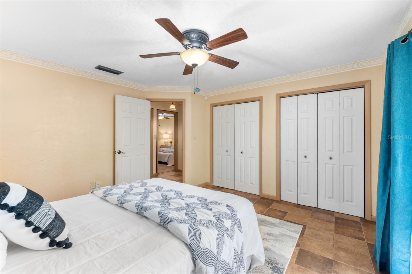 SUNNINGDALE - Residential