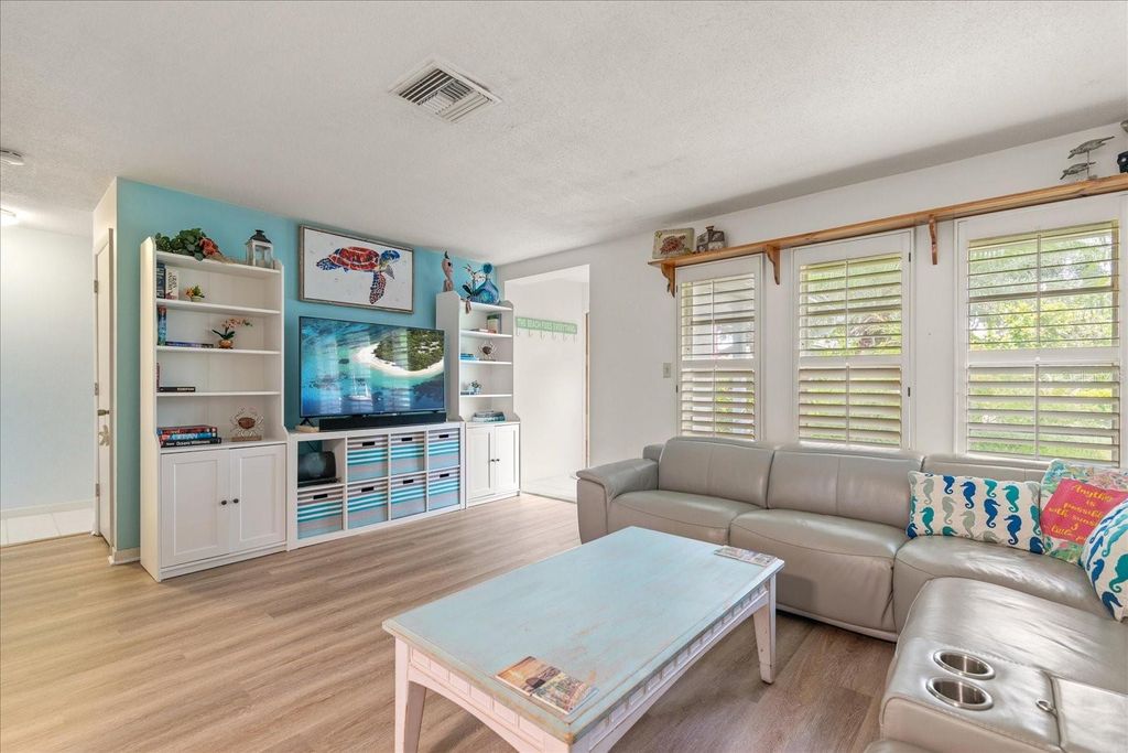 Photo of 13896 83rd Place, Seminole, FL 33776 (MLS # TB8423390)