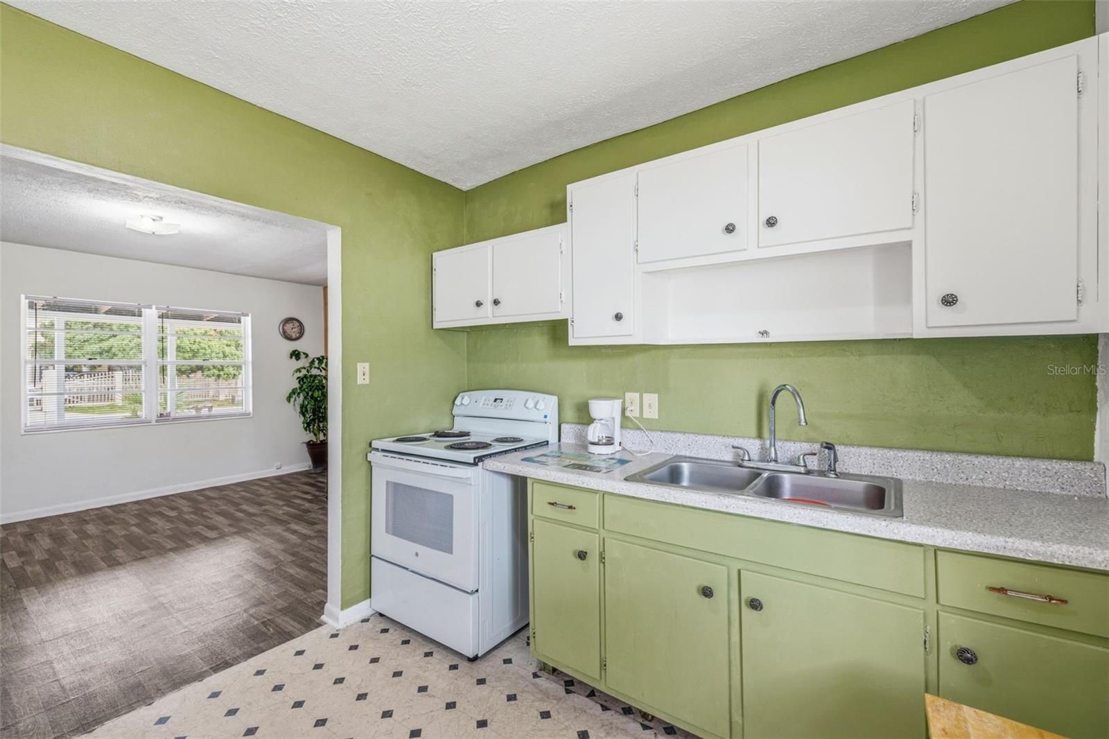 REPLAT OF BLKS M N O P PINECRE - Residential