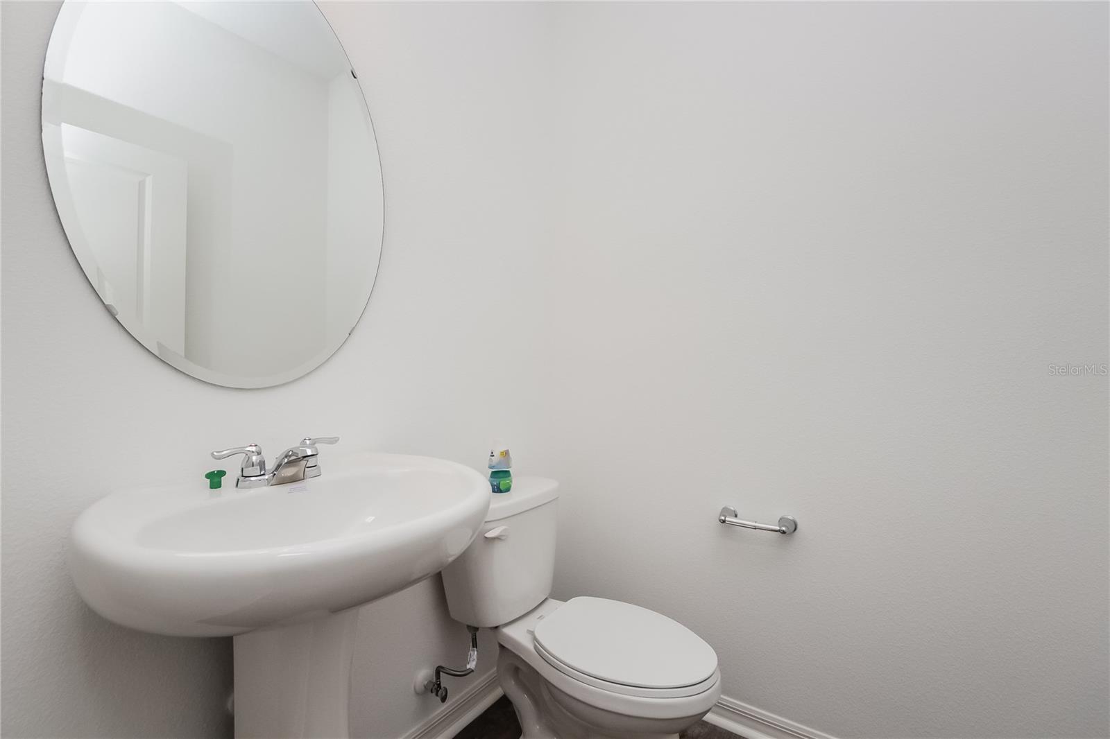 HIDDEN LAKE PRESERVE - Residential Lease