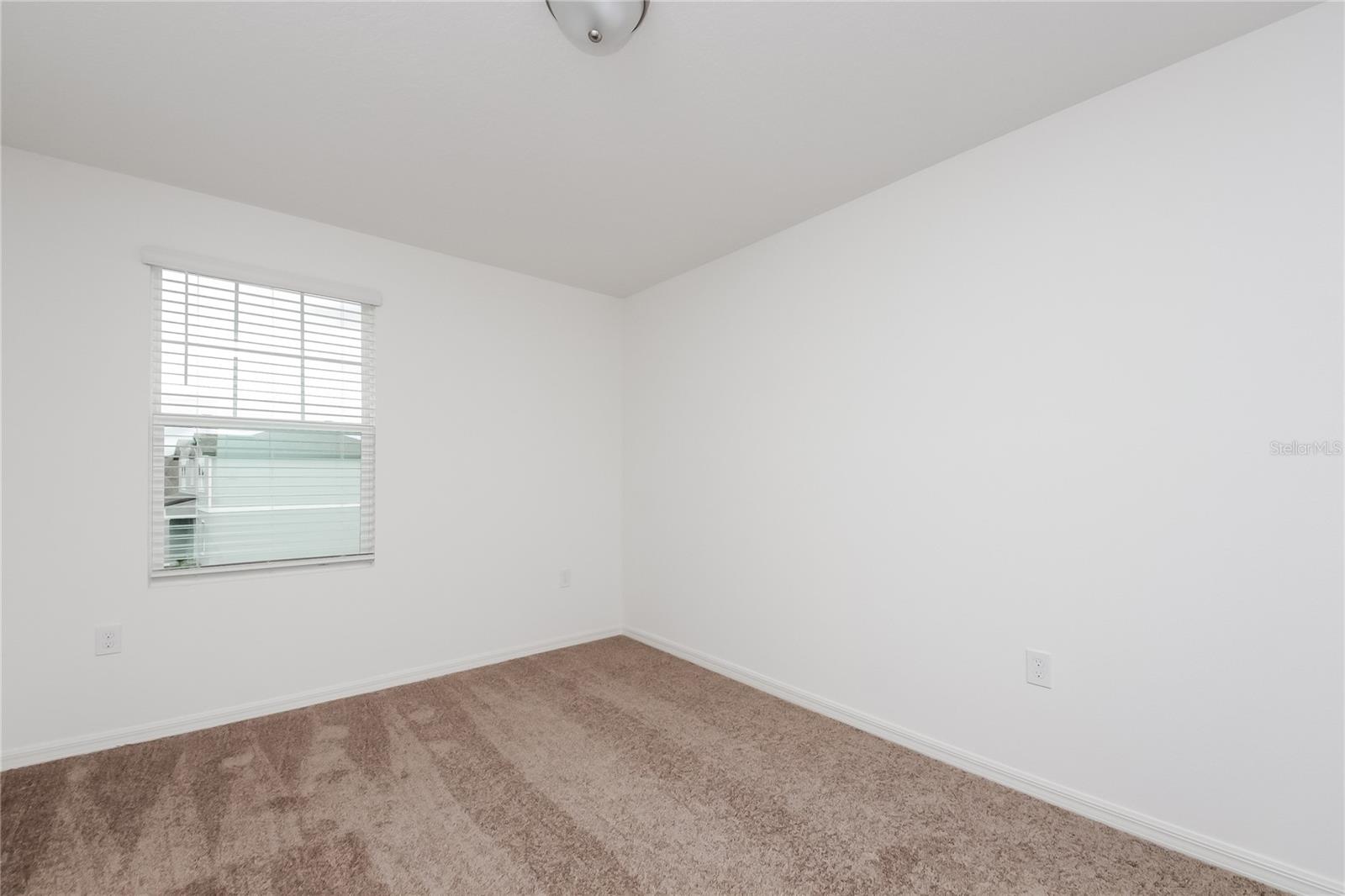 HIDDEN LAKE PRESERVE - Residential Lease