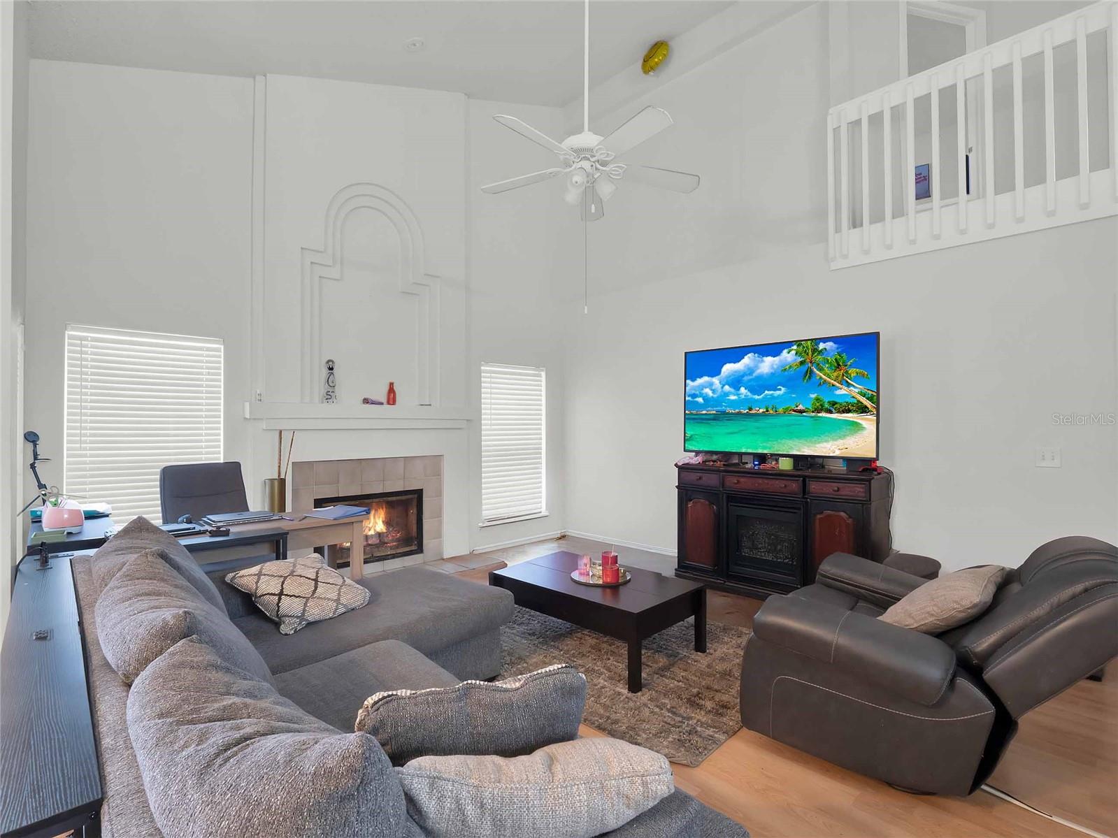 595 QUEENSBRIDGE DRIVE