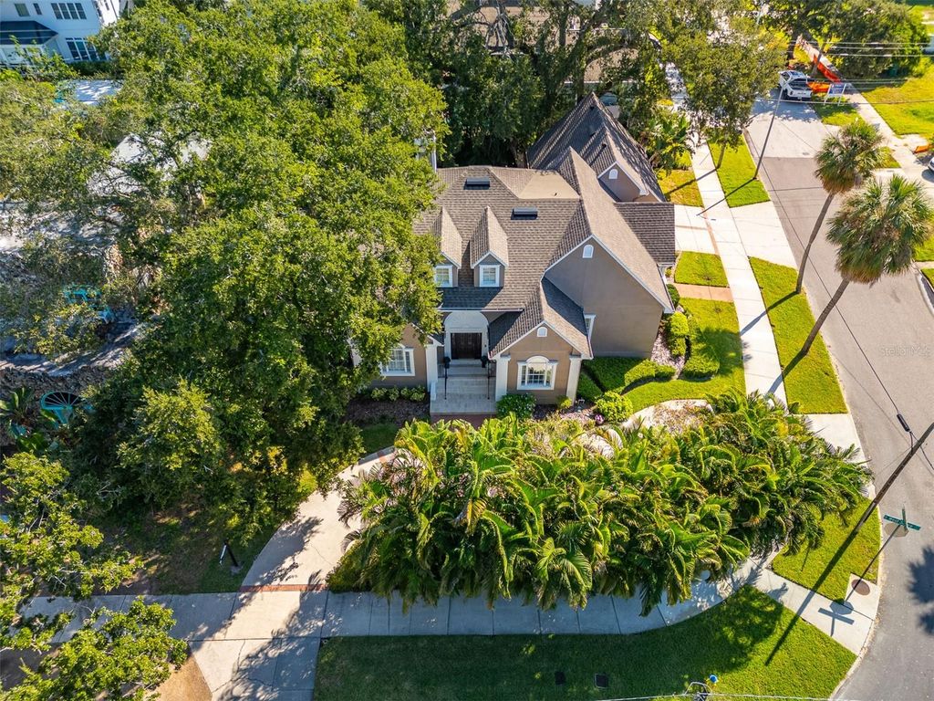 Photo of 4535 W Beachway Drive, Tampa, FL 33609 (MLS # TB8439447)