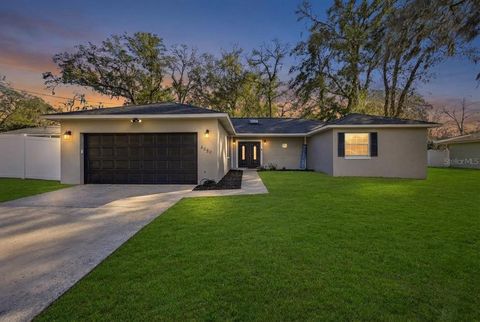 Photo of 2580 SE 37th Street, Ocala, FL 34471 (MLS # OM719813)