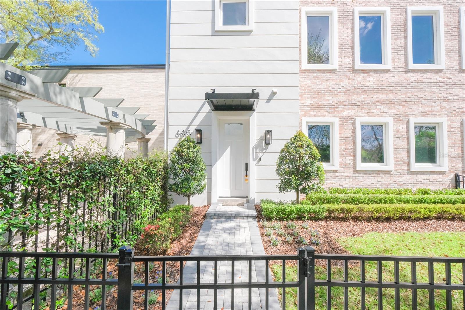 MORSE & PENNSYLVANIA TWNHMS - Residential