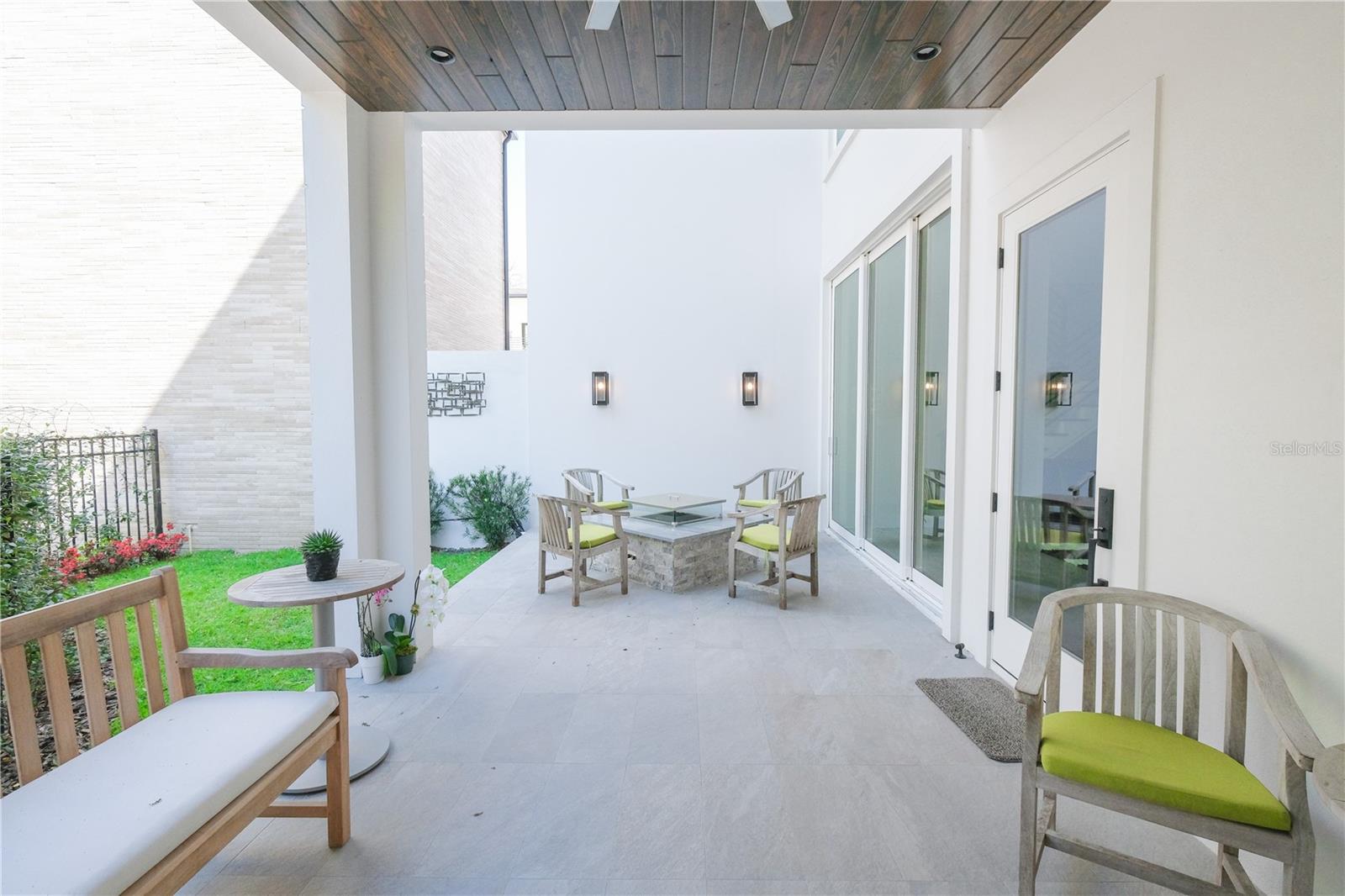 MORSE & PENNSYLVANIA TWNHMS - Residential