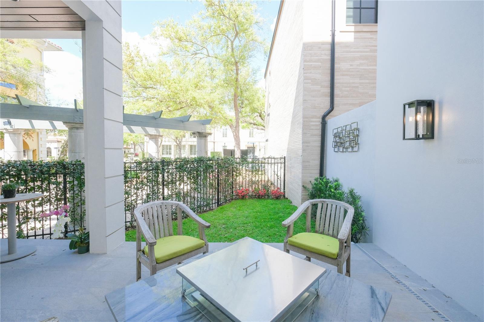 MORSE & PENNSYLVANIA TWNHMS - Residential