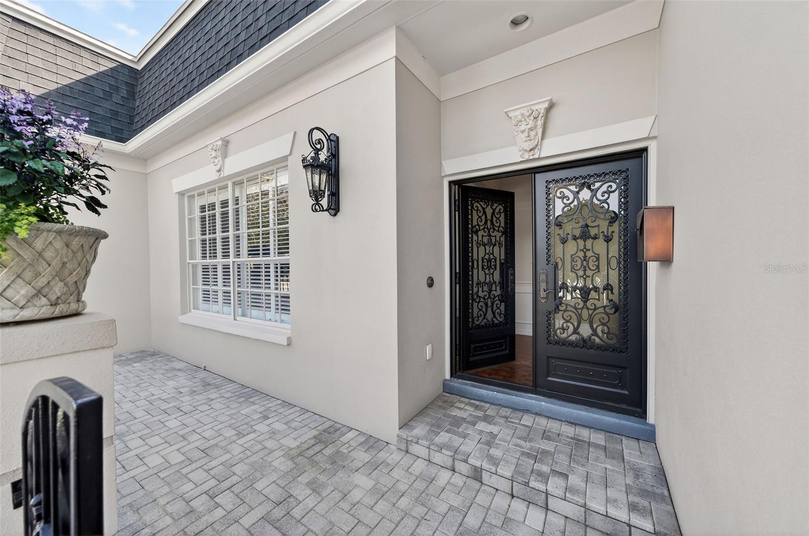 COUNTRY CLUB TWNHS WEST CONDO 02 - Residential