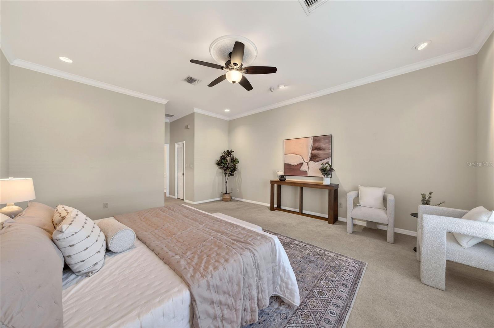 COUNTRY CLUB TWNHS WEST CONDO 02 - Residential