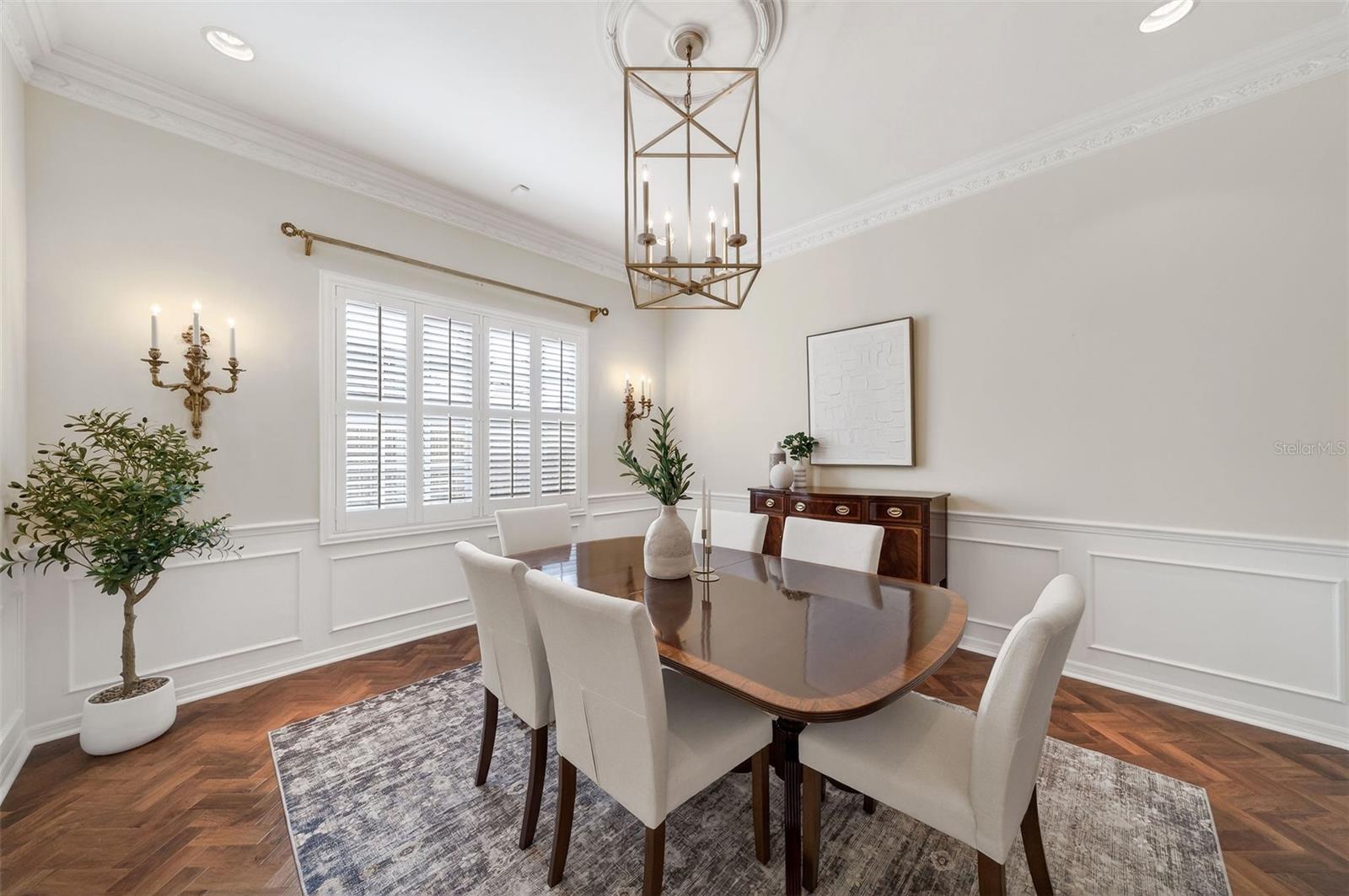 COUNTRY CLUB TWNHS WEST CONDO 02 - Residential