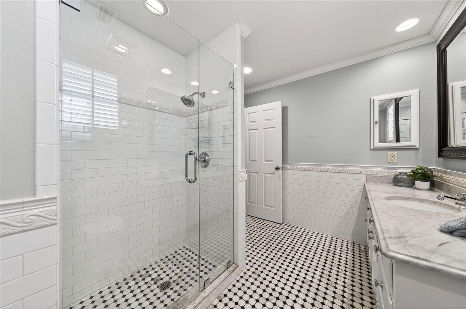 COUNTRY CLUB TWNHS WEST CONDO 02 - Residential