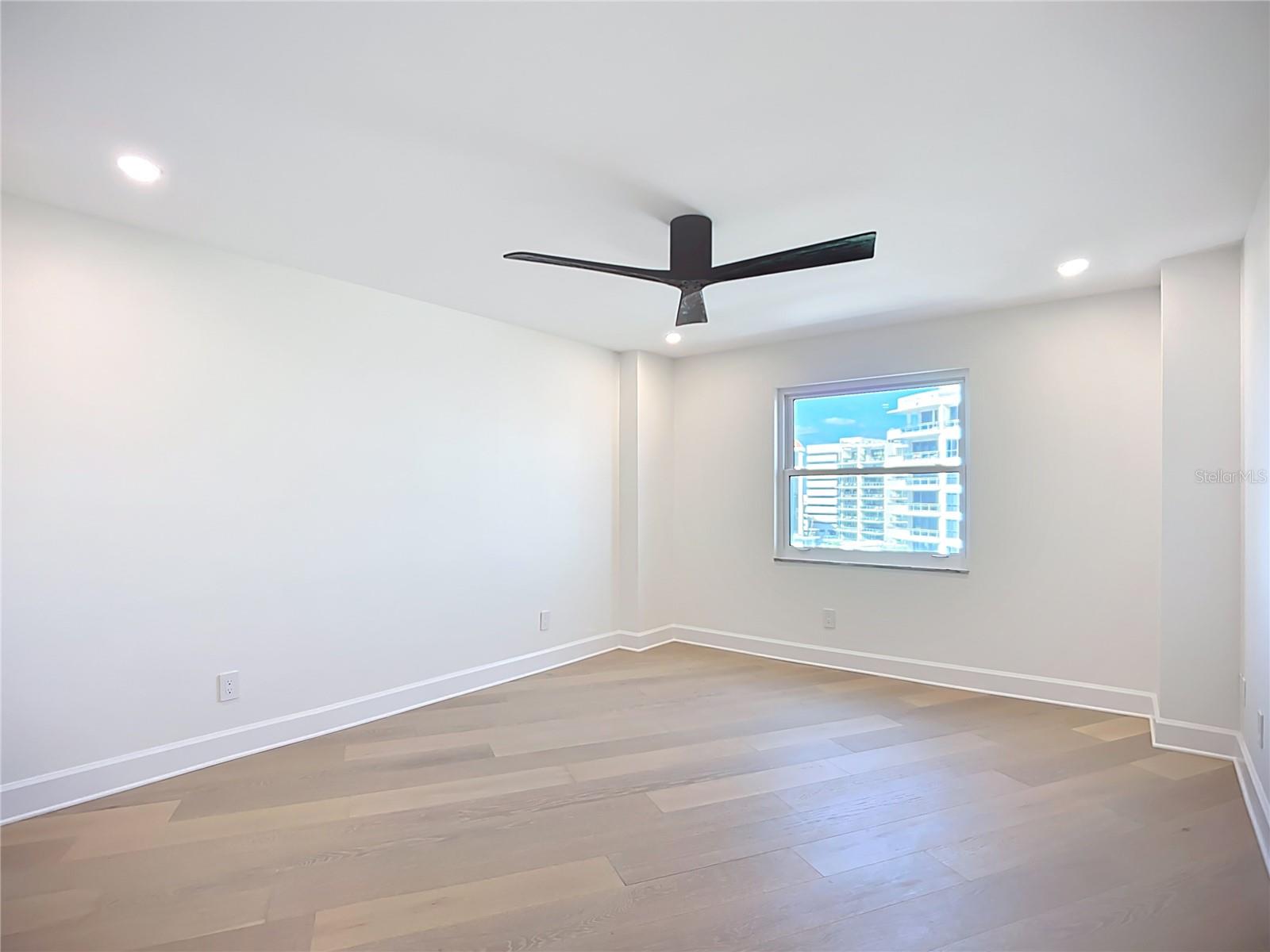 REGENCY HOUSE - Residential