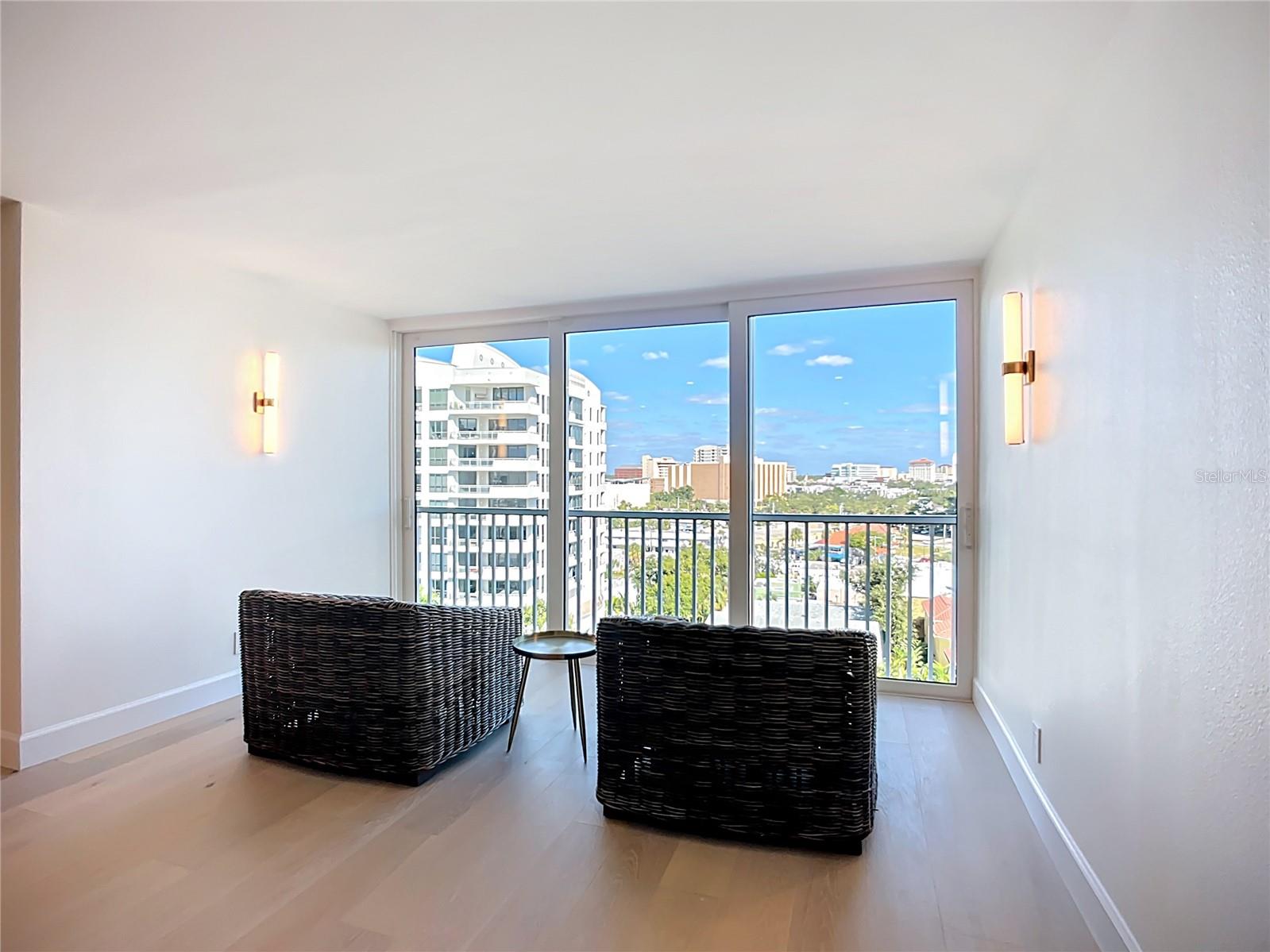 REGENCY HOUSE - Residential